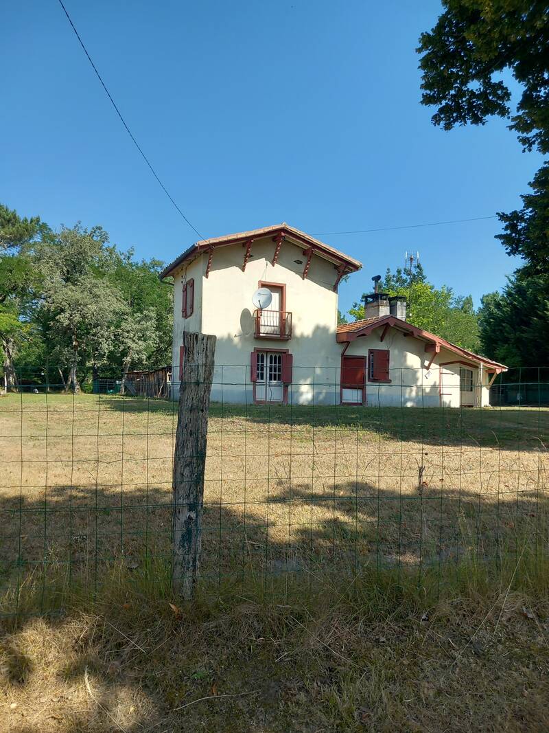 Goualade-Une Affaire À Saisir-Maison À Rénover Entièrement Près De Bazas-