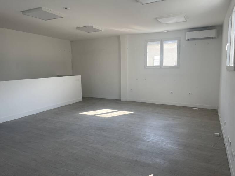 Local d'activité Saint-Maur-Des-Fossés (94100) - 135 m² - 2.200 €
