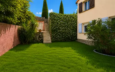 - Rez-De-Jardin