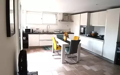Fréjus (83600)