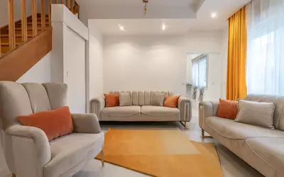 - Maison De Ville