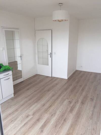 Location appartement studio Courbevoie (92400)
