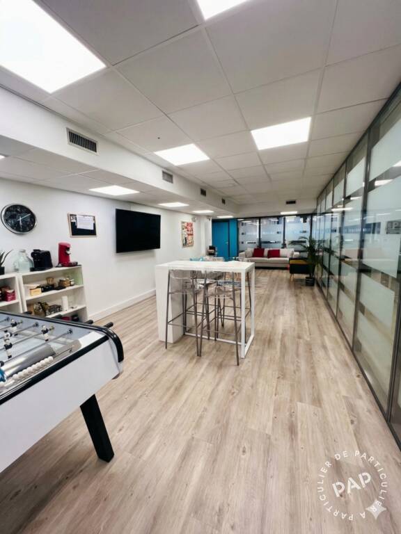 Bureaux et locaux professionnels 424.800&nbsp;&euro; 236&nbsp;m² Saint-Cloud (92210)
