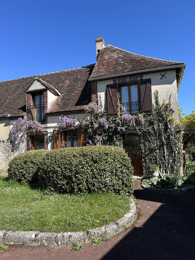 Avec Fermette, 2 Gîtes Et 4 Box Chevaux
