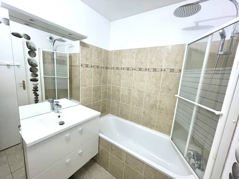 Magny-Le-Hongre (77700)