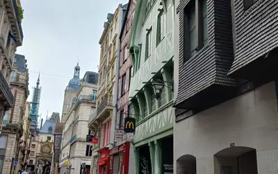 Rouen (76000)
