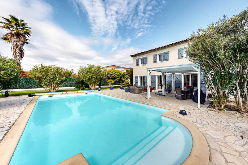 Mougins