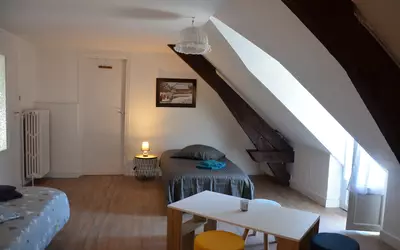 Un Bijou À La Campagne A 40 Kms De Gueret Dans Un Village Authentique.