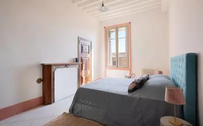Uzès (30700)