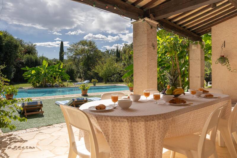 Roquefort-Les-Pins (06330)