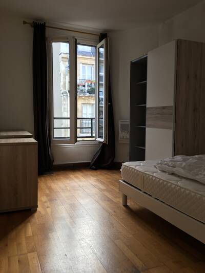 Location appartement studio Paris 18e