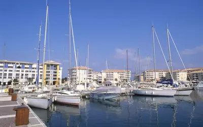 Fréjus (83600)