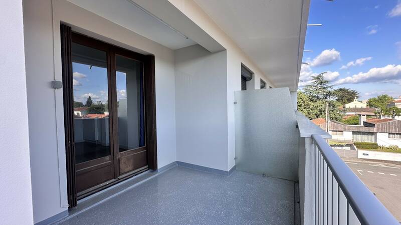 Traversant Avec Balcon Terrasse