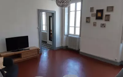 Nîmes (30000)