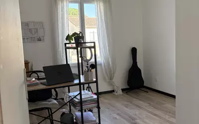 Bourg (33710)