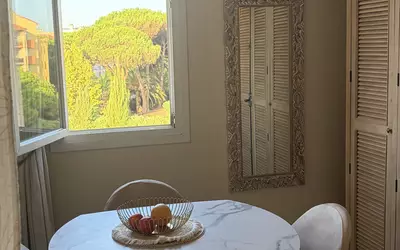Fréjus (83600)