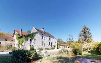 + Annexes + Écurie Spacieuse