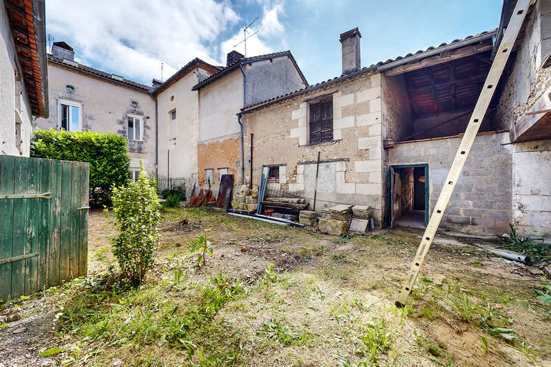 À Renover Fort Potentiel
