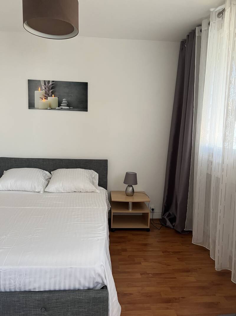 Oullins (69600)