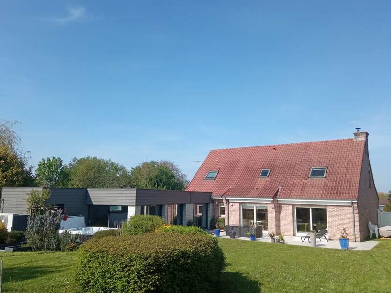 + 2 Studios, À Vimy (62580)