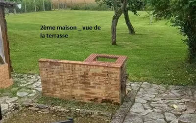 - Un Lot De 2 Maisons