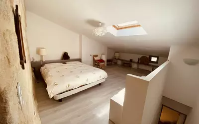Uzès (30700)