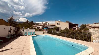 Vente maison 20 pièces Châteauneuf-Val-Saint-Donat (04200)