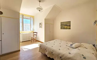 Maison 6 pièces 105 m² · à Poitiers · 105 m² · 240 000 €
