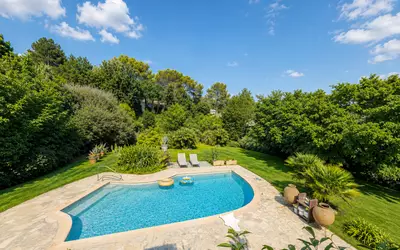 Roquefort-Les-Pins (06330)