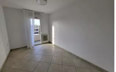 (83600)