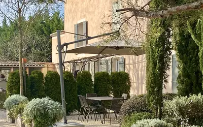 Maison 12 pièces 402 m² · à Pernes-les-Fontaines · 402 m² · 1 390 000 €