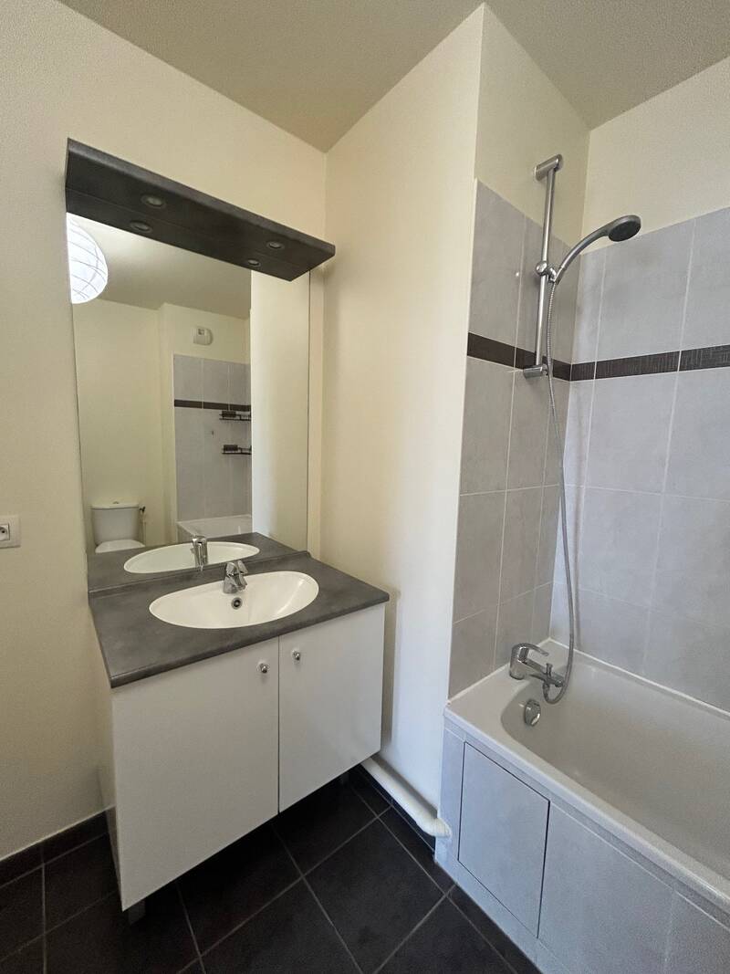 Issy-Les-Moulineaux (92130)