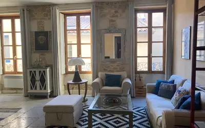 Nîmes (30000)