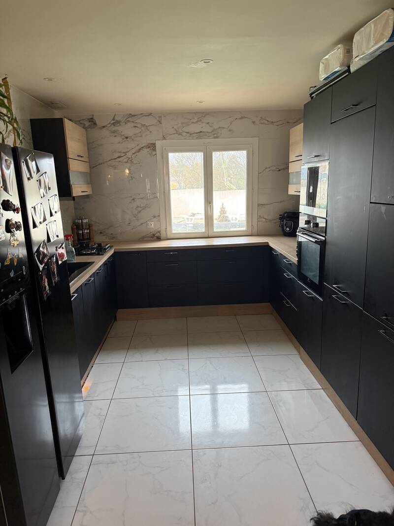 Ceyras (34800)