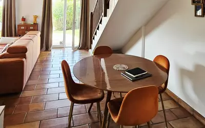 Fréjus (83600)