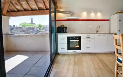 Uzès (30700)