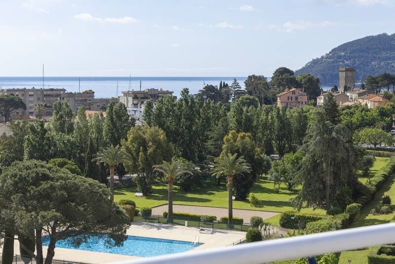 , Terrasse De 100M², Mandelieu-La-Napoule (06210)
