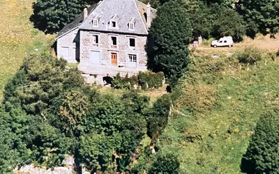 Vèze (15160)