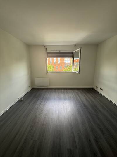 Location appartement studio Paris 20e