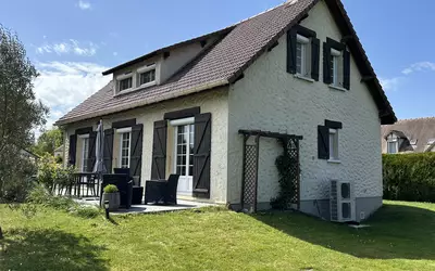 Civry-La-Forêt (78910)