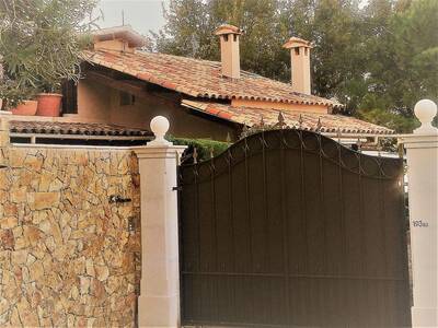 Location maison 4 pièces Châteauneuf-Grasse (06740)