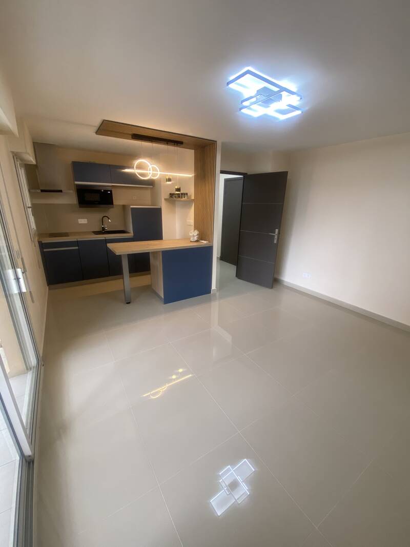 Fréjus (83600)