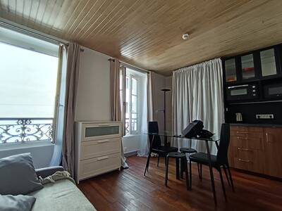 Location appartement studio Paris 18e