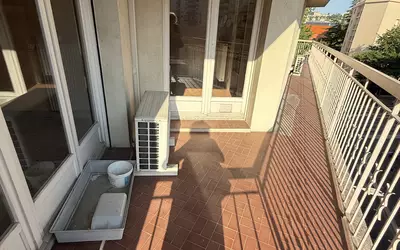 Nice (06000)