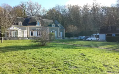 Cour-Cheverny (41700)