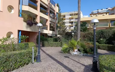 Roquebrune-Cap-Martin (06190)