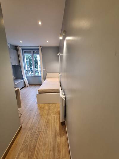 Location appartement studio Paris 20e