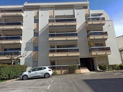 Location appartement studio Nîmes (30)
