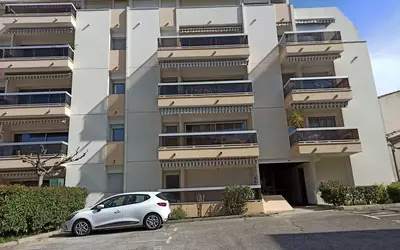 Nîmes (30900)