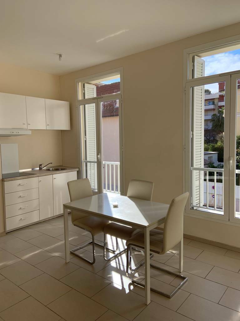Menton (06500)